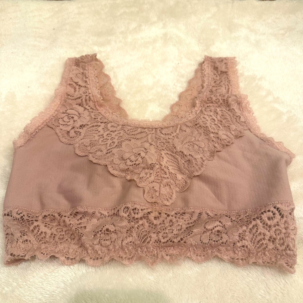Altar’d State Soft Pink Lace Bralette EUC Size M/L Stretchy